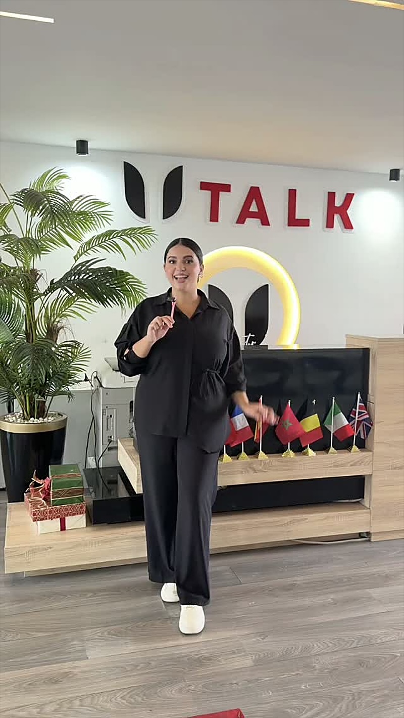 L’accueil d’UTALK Center, avec le logo et les drapeaux des cinq langues